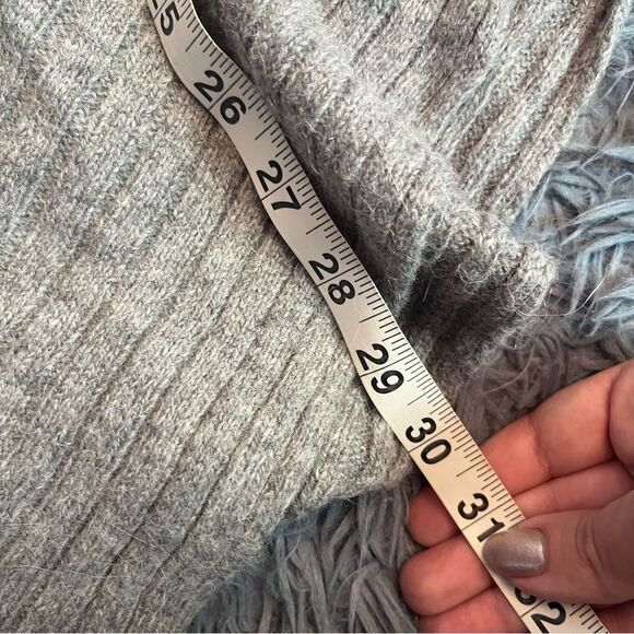 Cozy Gray Turtleneck Poncho Sweater, Alpaca blend - Picture 4 of 5